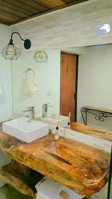 Chale Com Vidros E Hidromassagem Villa São Bento do Sapucaí Exteriör bild